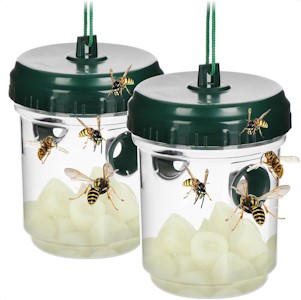 com-four® 2X Insektenfalle aus Kunststoff - Wespenfalle zum Aufhängen - naturschützende Lebendfalle für Wespen, Fliegen und Hornissen - effektive Wespenabwehr (02 Stück - grün 13cm) 
