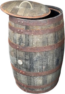 Temesso Originales schottisches Whiskyfass als Regentonne, Eichenfass, Holzfass, Whiskey Fass 190 Liter (190 L + Deckel + Wasserhahn) - Jetzt bei Amazon kaufen*